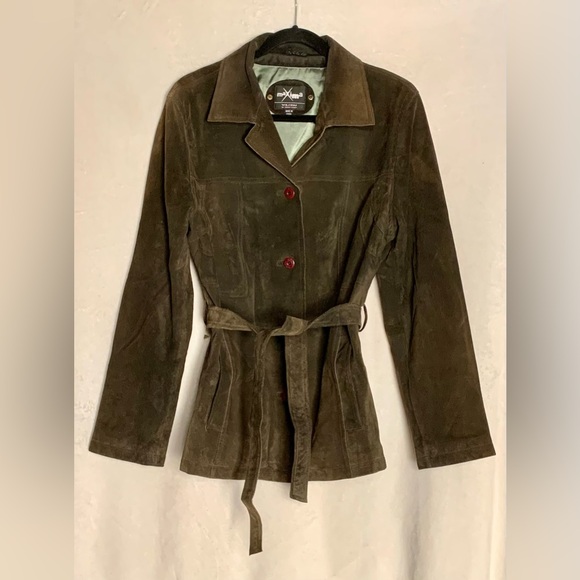 Excellent Chocolate Brown Suede Jacket      Green Satin lining   Tailored fit - Picture 3 of 5